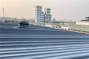 張家港發基化學品彩鋼瓦翻新施工現場案例